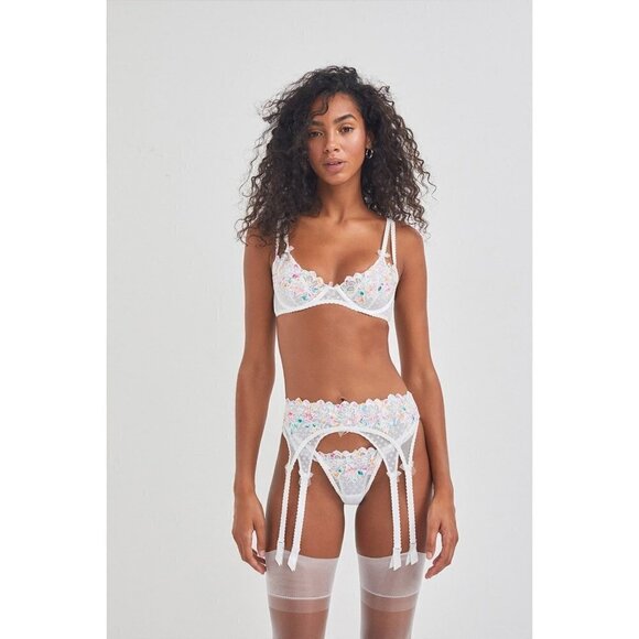 💕FOR LOVE AND LEMONS💕 Outline Floral Garter Belt ~ White Small S NWT - Picture 4 of 16